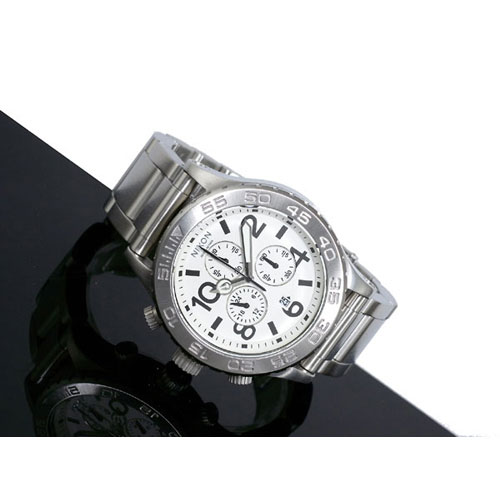 新品　NIXON 腕時計 42-20 CHRONO A037-100 シルバー素材ステンレス