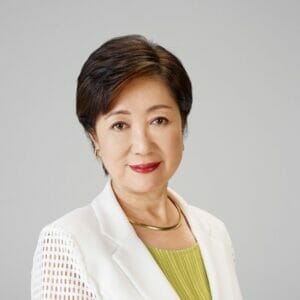 小池百合子の化粧濃いと顔のあざ