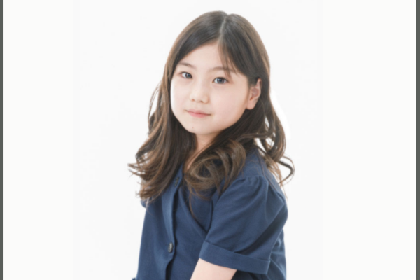 子役の毎田暖乃の小学校