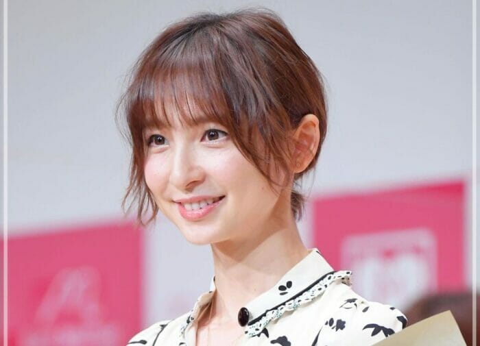 篠田麻里子の親指の爪