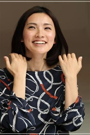 篠田麻里子の親指の爪