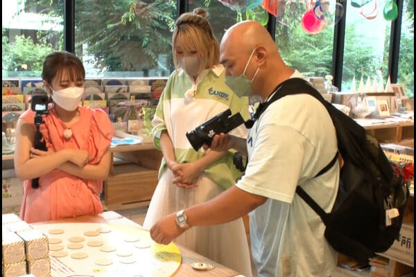 クロちゃん高橋みなみ仲良し